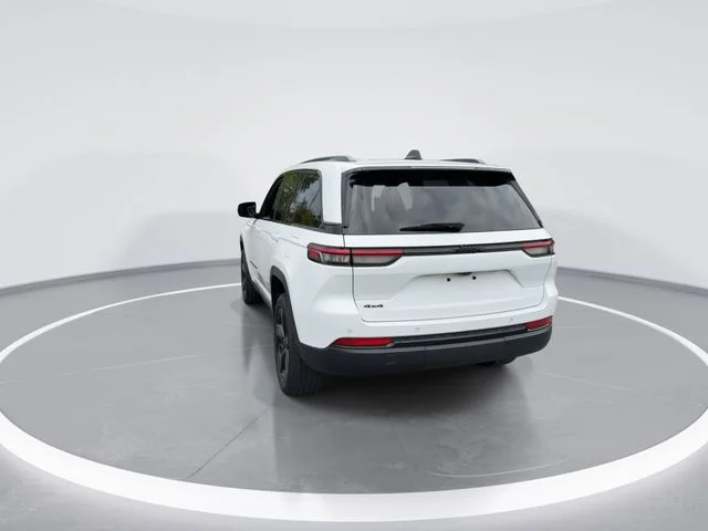 Used 2023 White/off-white Jeep Altitude X image 7
