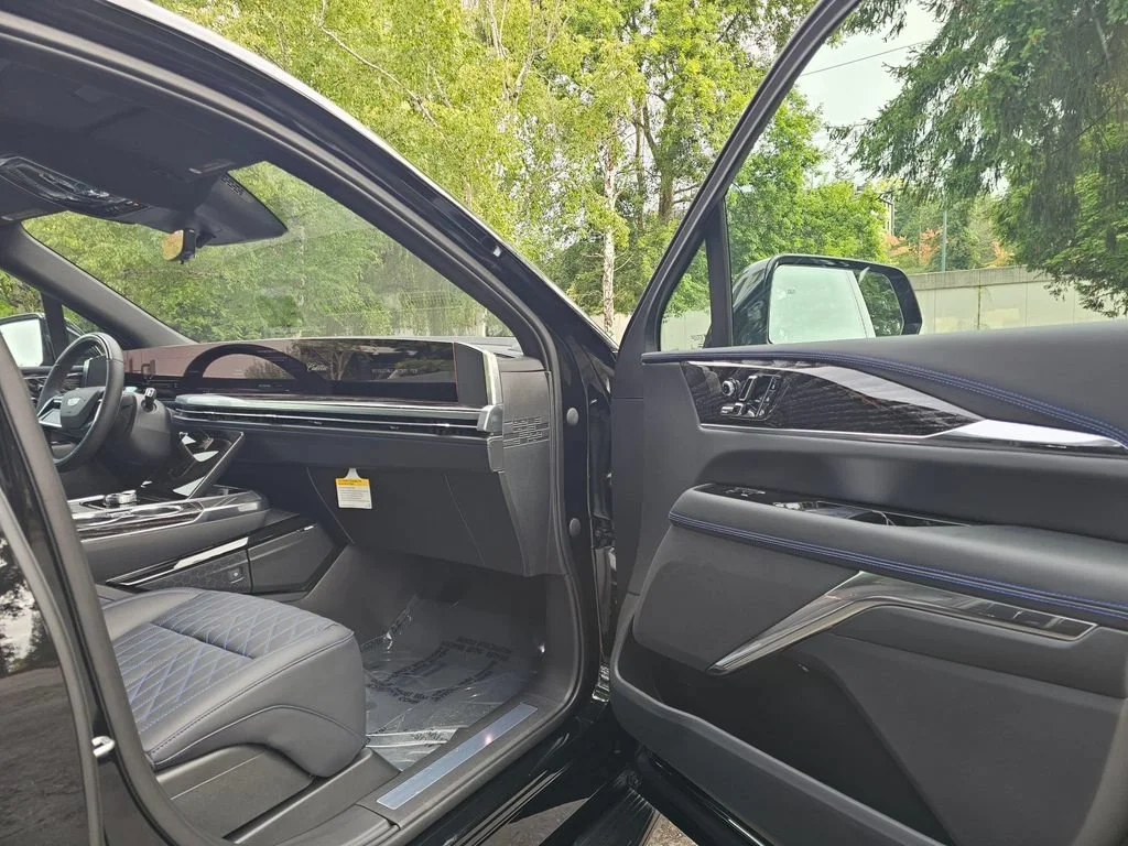 2026 Cadillac Escalade IQ Luxury - Photo 11