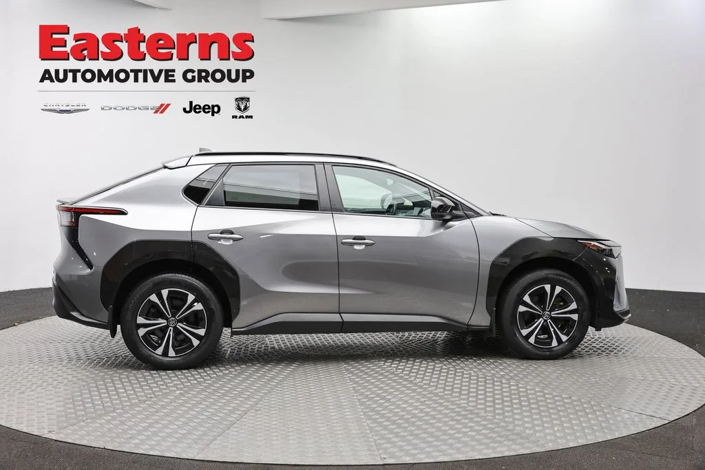 Used 2023 Gray Toyota XLE image 4