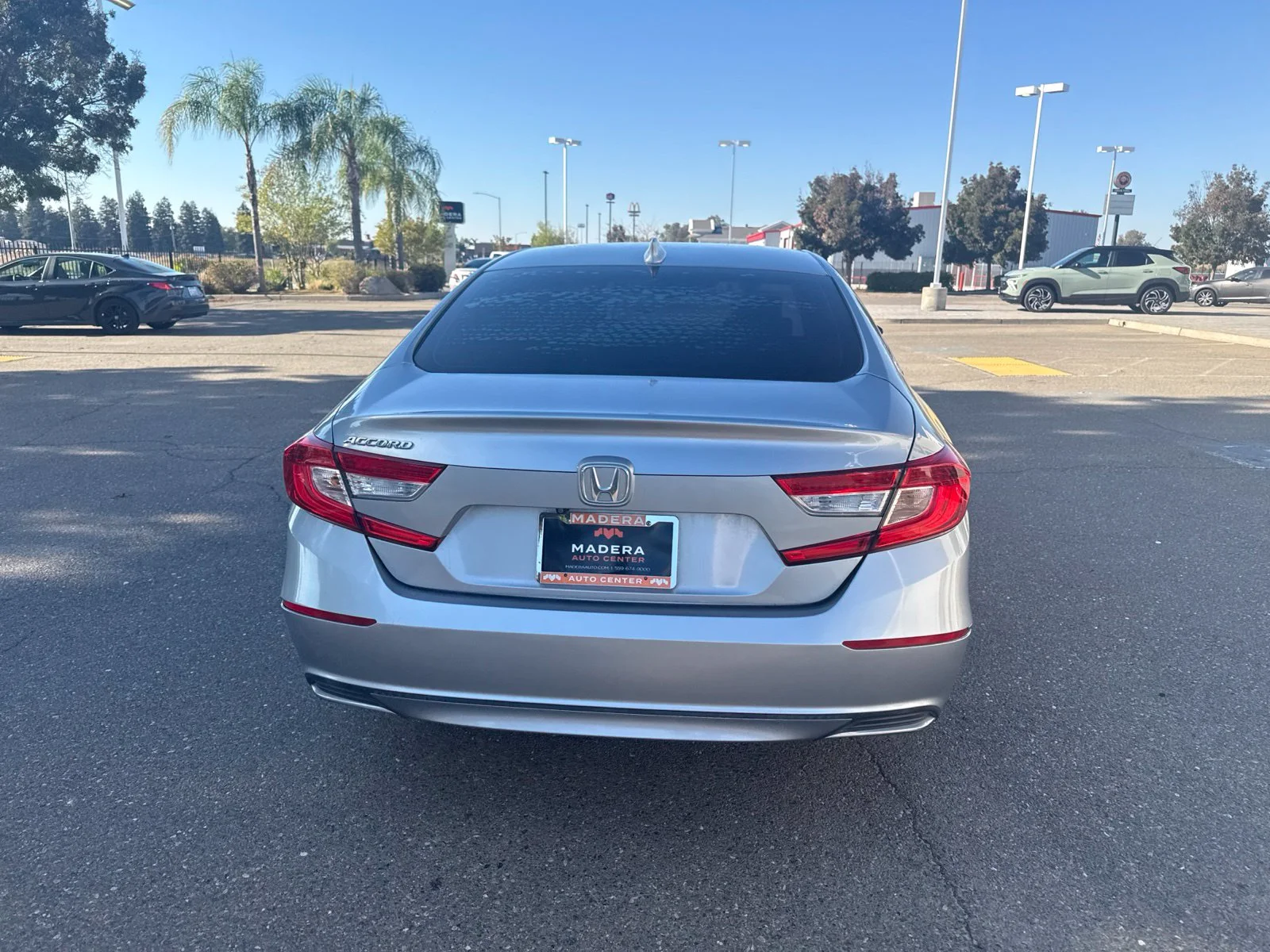 Used 2018 Silver Honda EX-L image 4