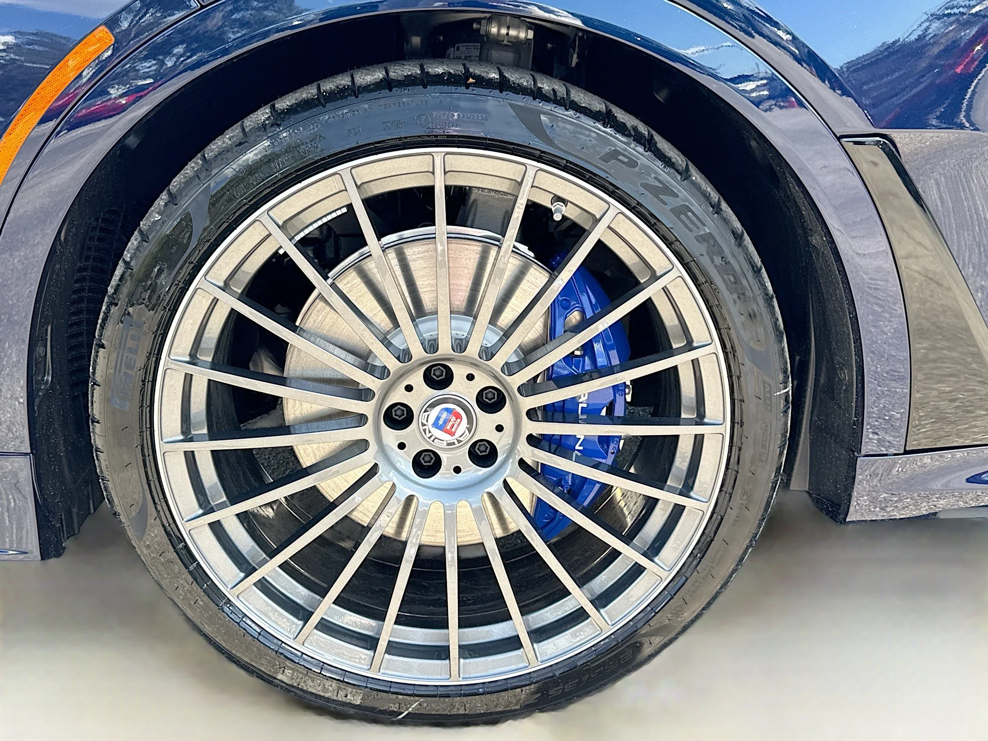 New 2026 Tanzanite Blue II Metallic BMW ALPINA XB7 image 45