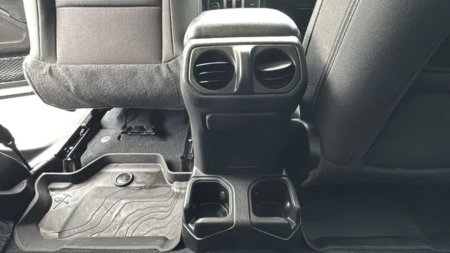 Used 2021 White/off-white Jeep Sport S image 27