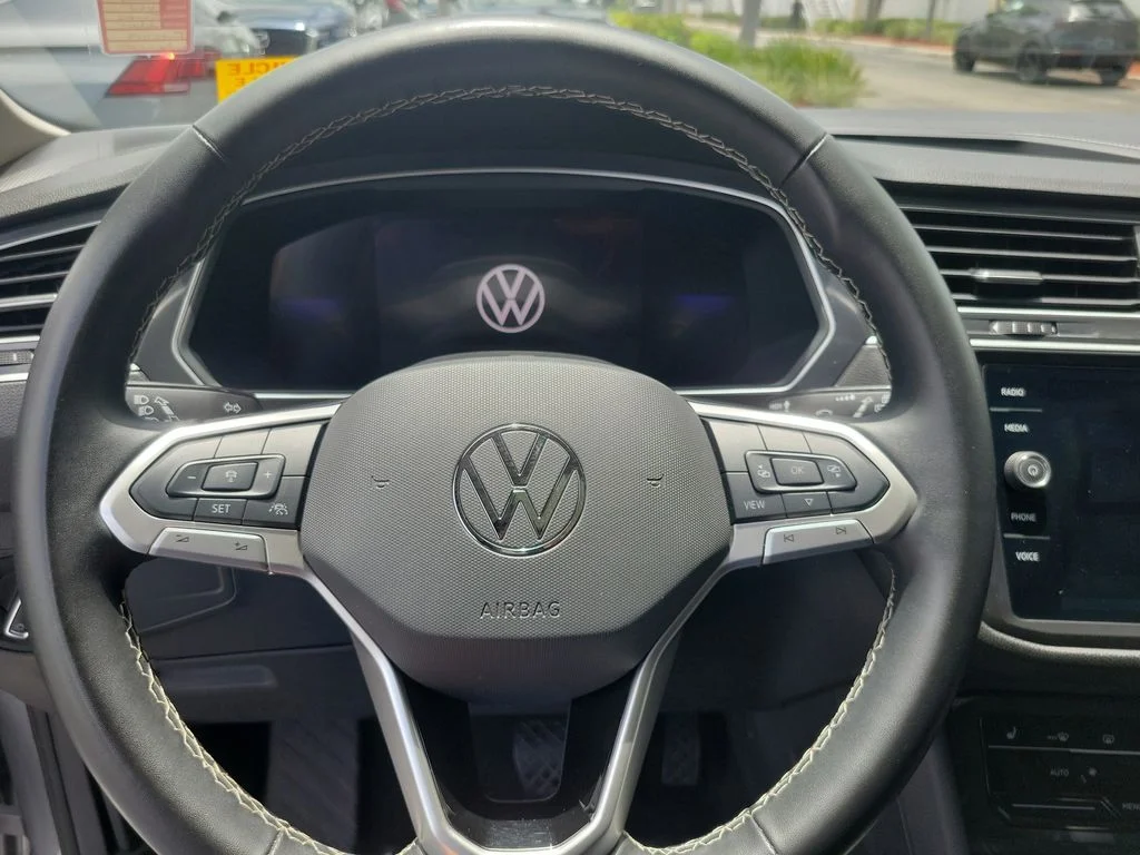 Used 2024  Volkswagen 2.0T SE image 18