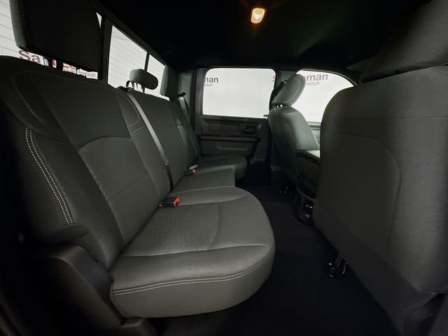 New 2026 Diamond Black Crystal Pearl-Coat Exterior Paint RAM Tradesman image 24