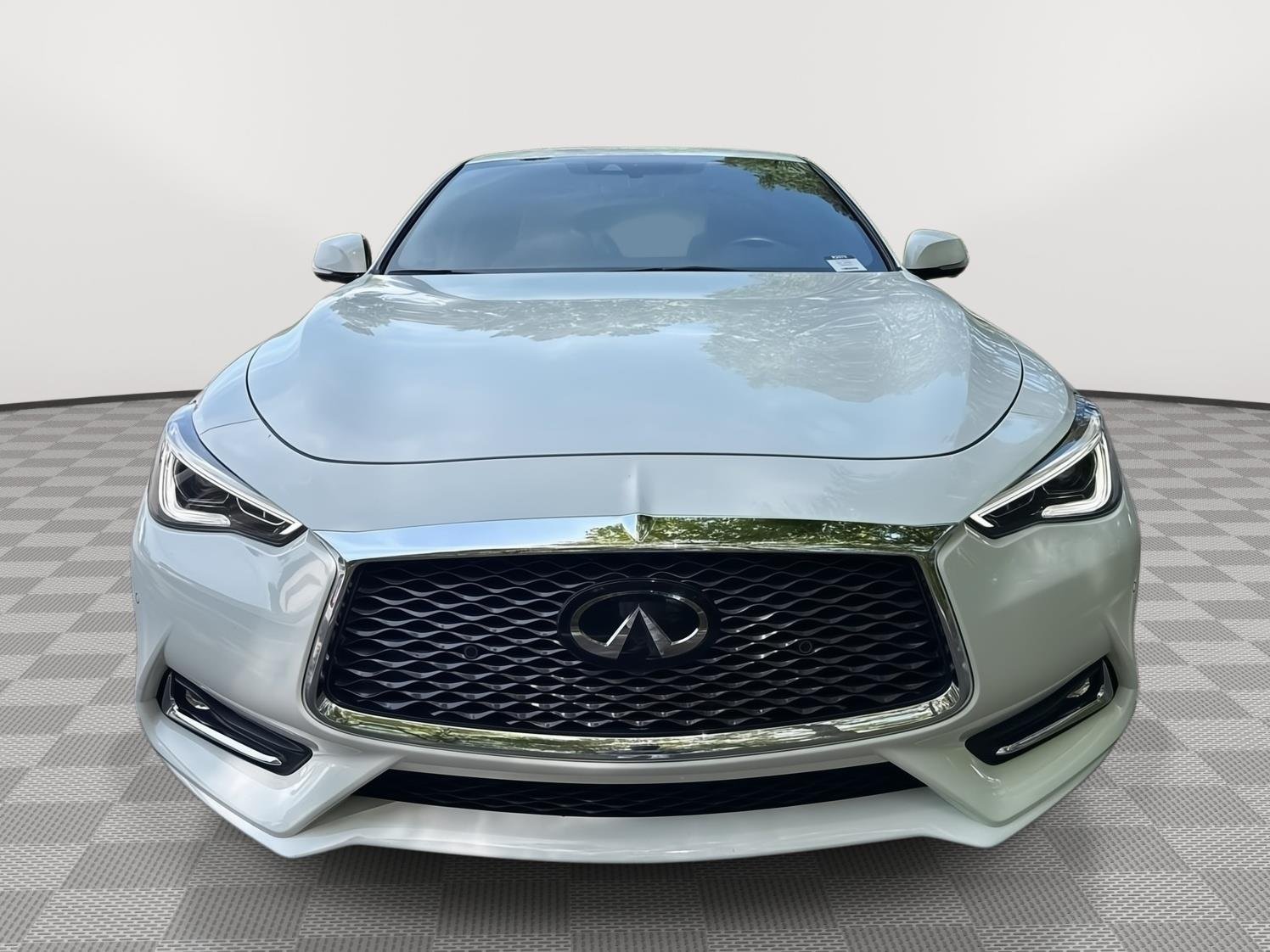 Used 2022 Pure White INFINITI LUXE image 3