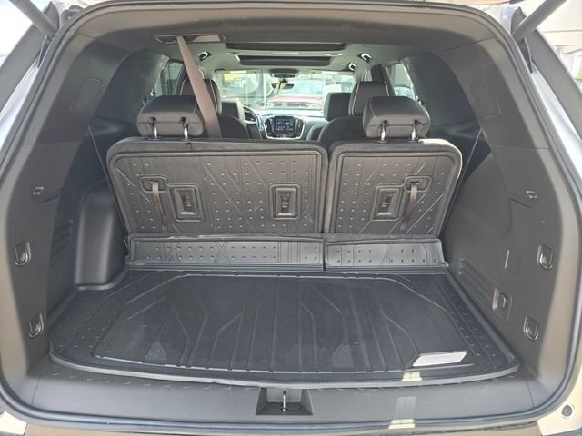 Used 2022 Silver Ice Metallic Chevrolet Premier image 33