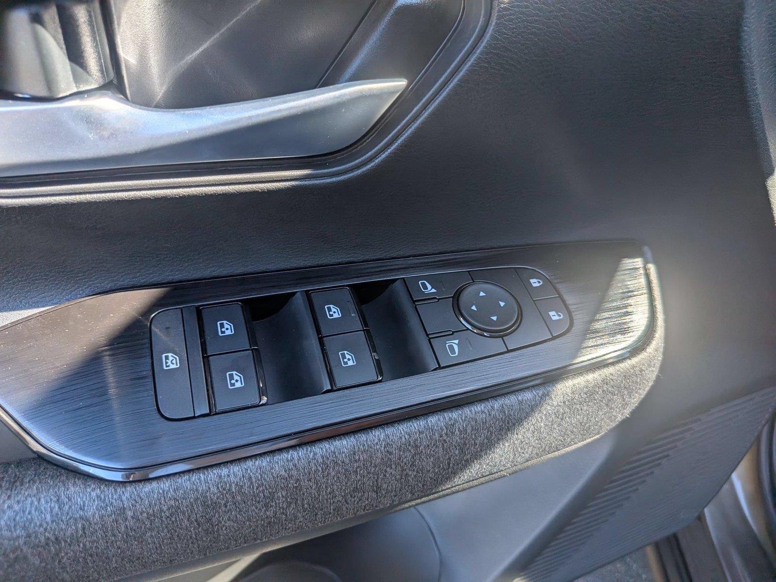 New 2027 Canyon Bronze Metallic Nissan SV image 15