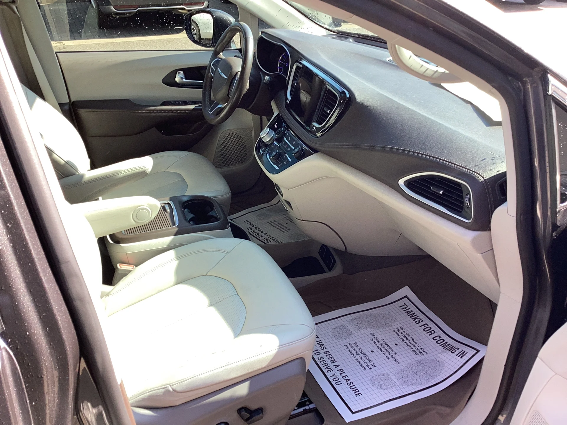 Used 2021 Granite Crystal Metallic Clear Coat Chrysler Touring L image 11