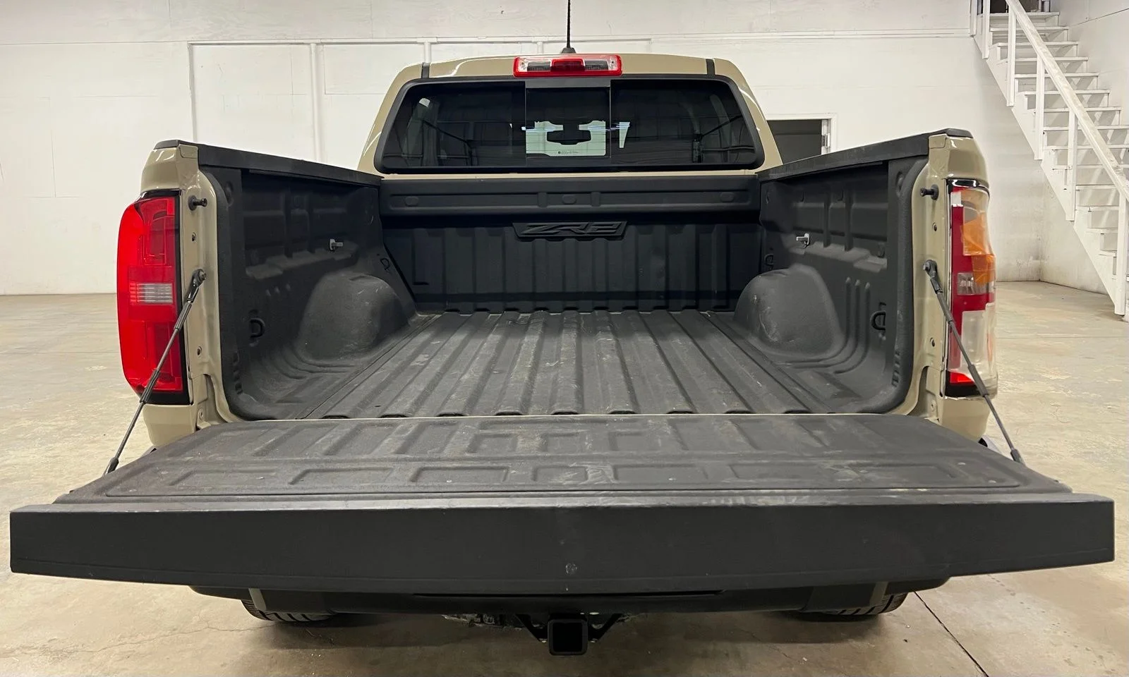 Used 2021 Beige Chevrolet ZR2 image 26