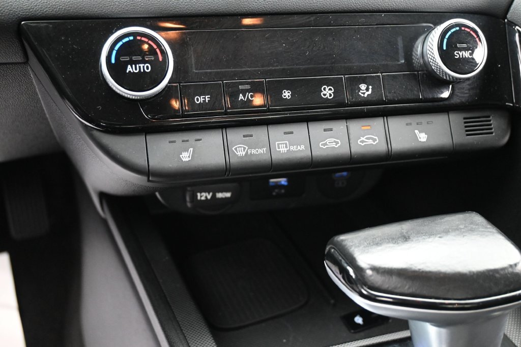 Used 2025 Blue Hyundai SEL Convenience image 13