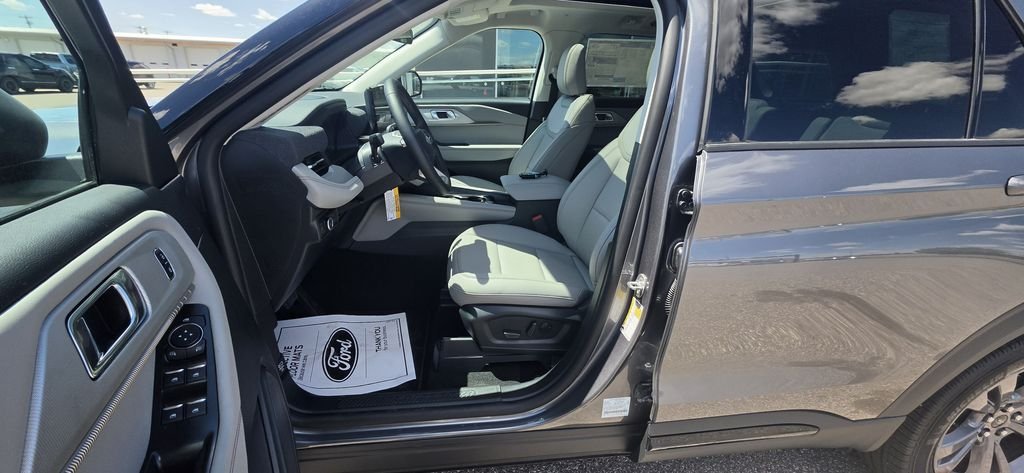 New 2026 Carbonized Gray Metallic Ford Active image 15