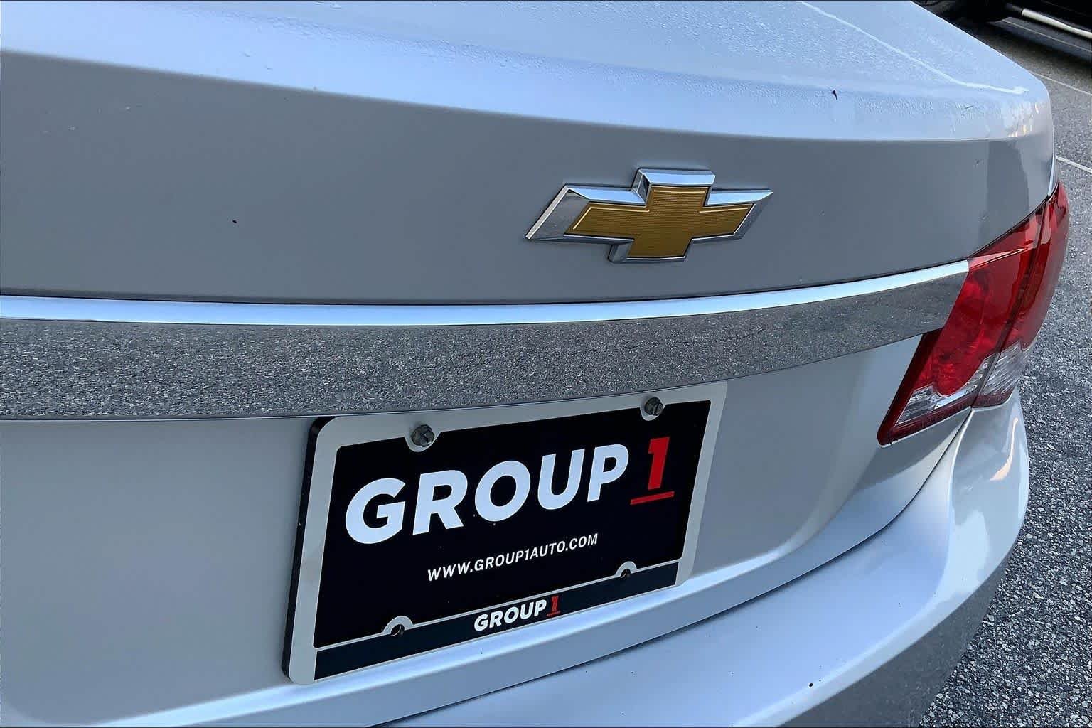 Used 2016 Silver Ice Metallic Chevrolet LS image 10