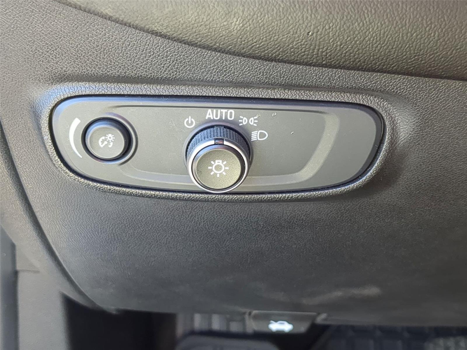 Used 2020 Silver Ice Metallic Chevrolet LT image 23