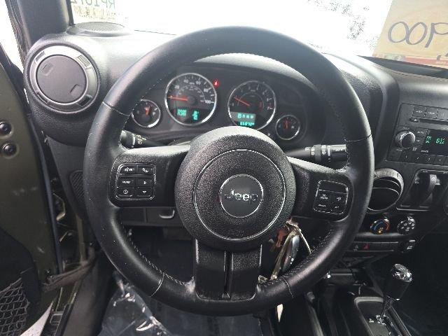 Used 2015 Green Jeep Sport image 9