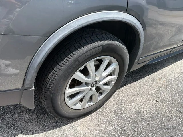 Used 2018 Gray Nissan SV image 6