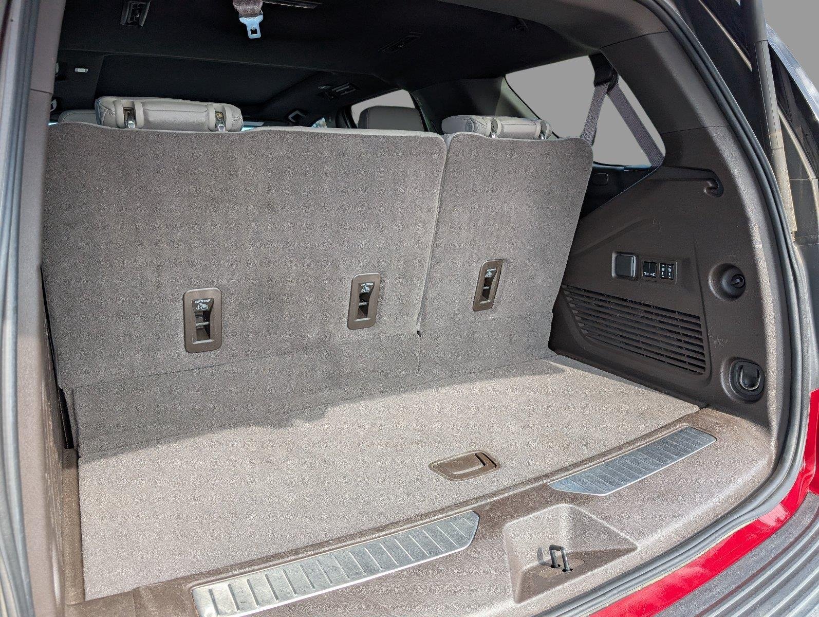 Used 2023 RADIANT RED TINTCOAT Chevrolet Z71 image 36