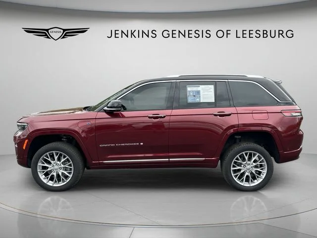 Used 2024 Red Jeep Summit 4xe image 9