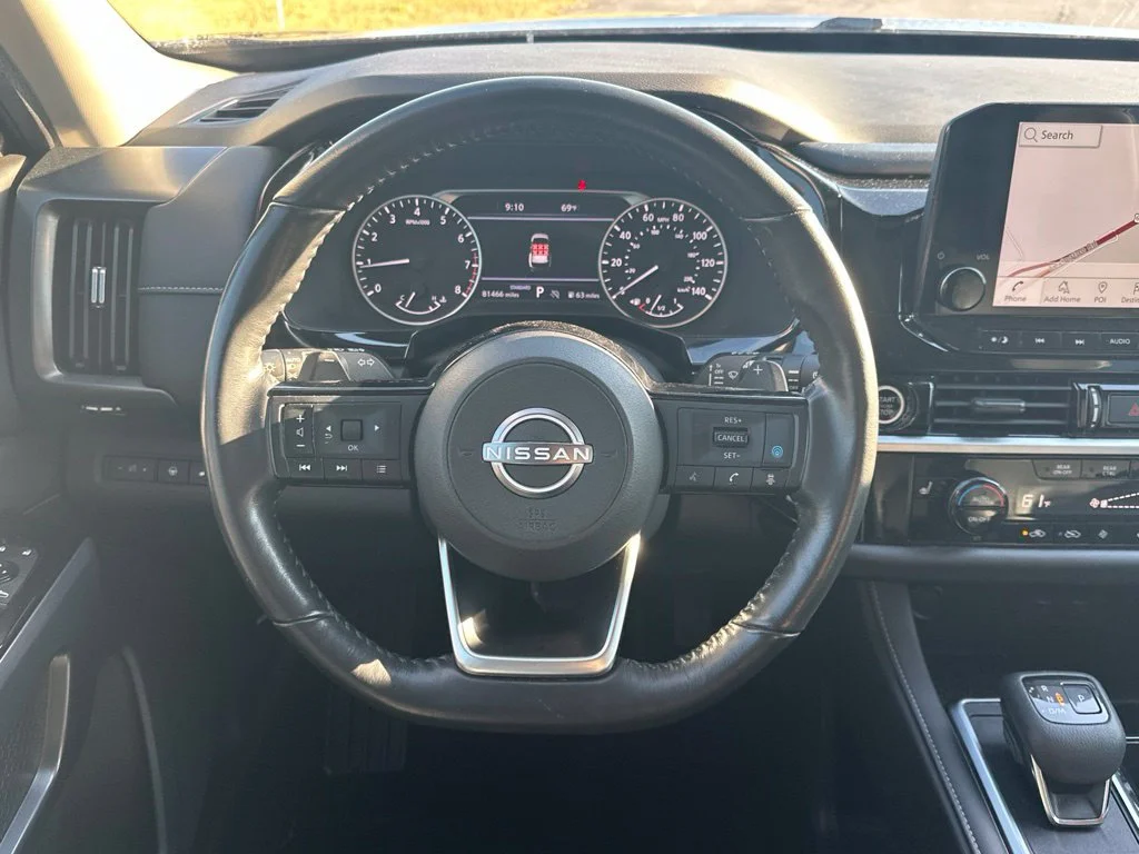 Used 2022 Black Nissan SL image 17