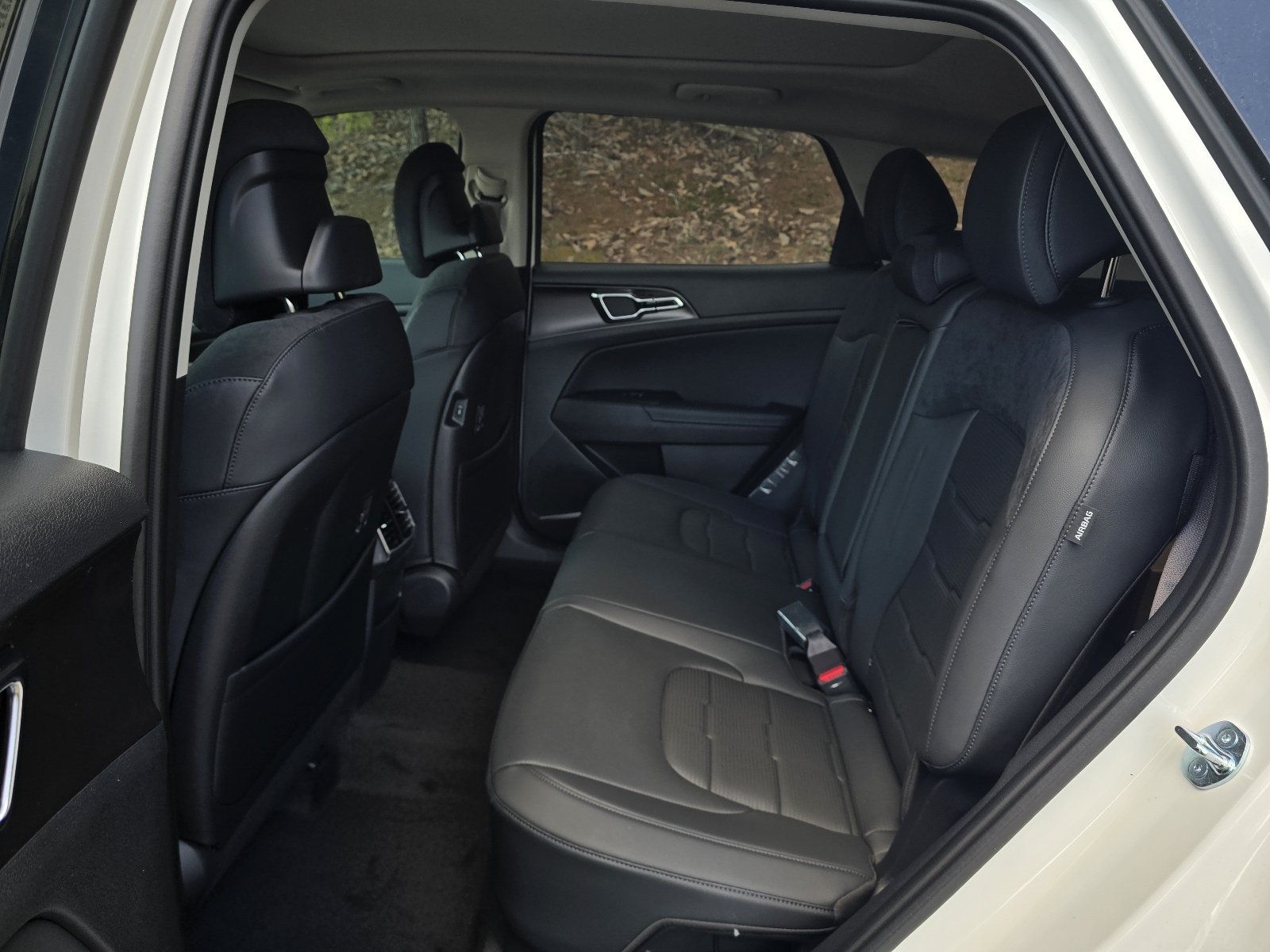 New 2026 Snow White Pearl Kia SX Prestige image 4