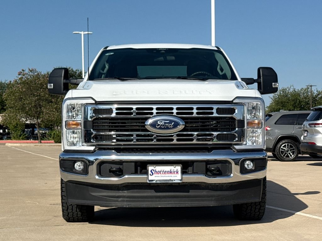 Used 2025 White Ford XLT image 2