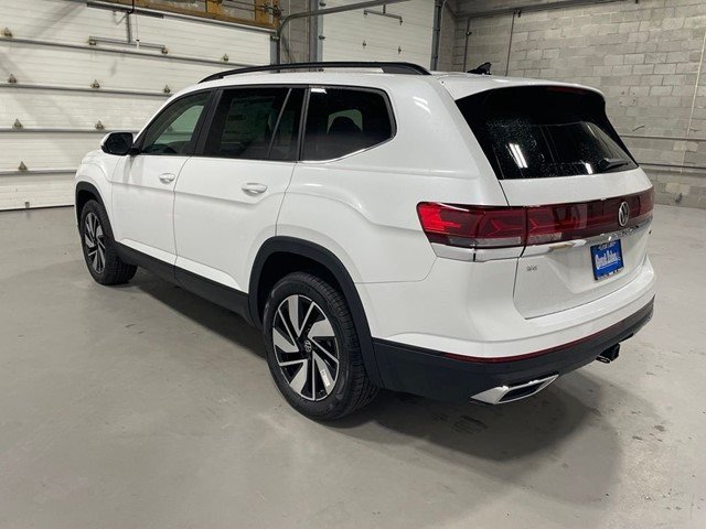 New 2026 Opal White Pearl Volkswagen 2.0T SE W/TECHNOLOGY image 3