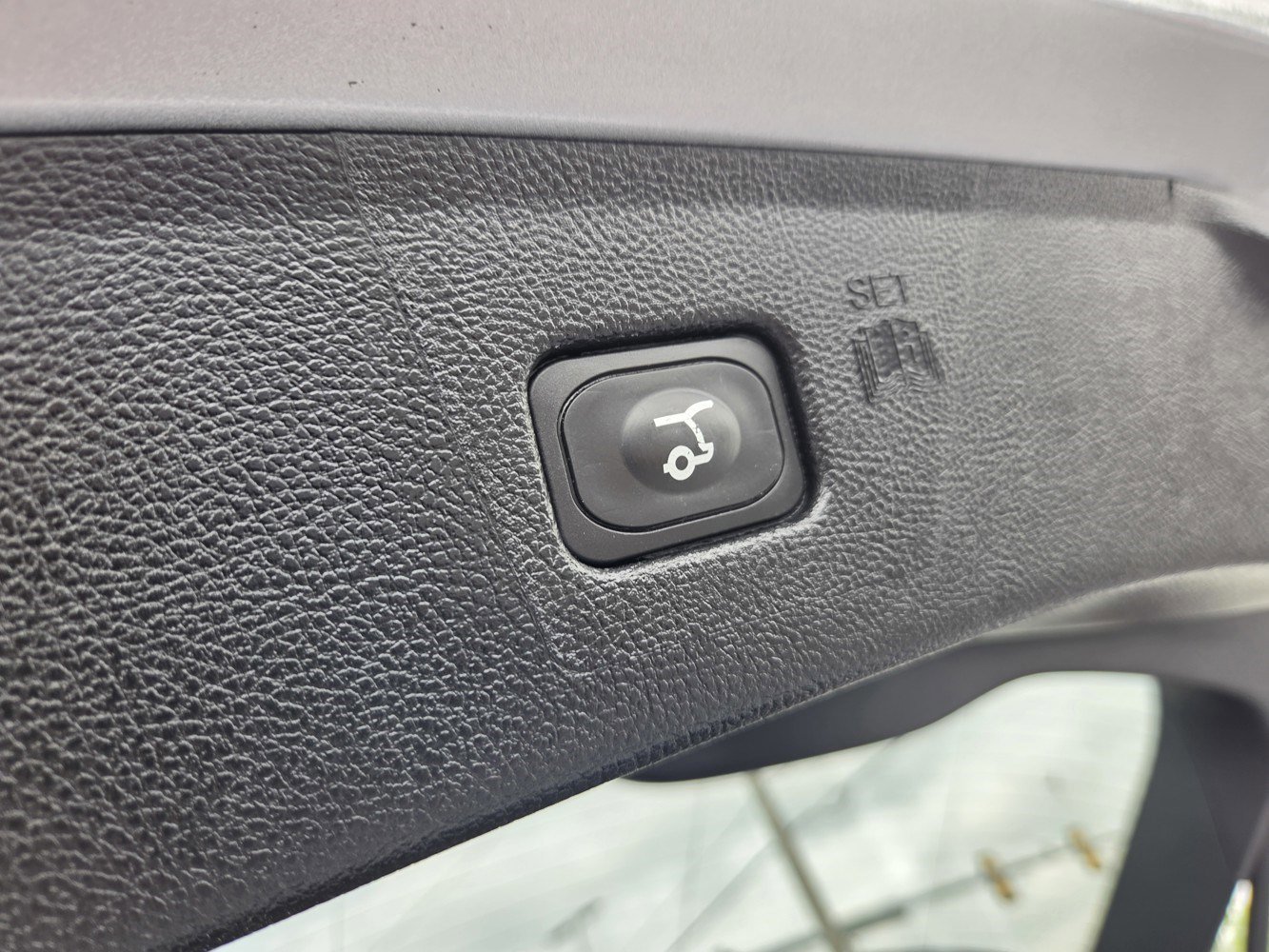 Used 2023 Silver Ford SEL image 37