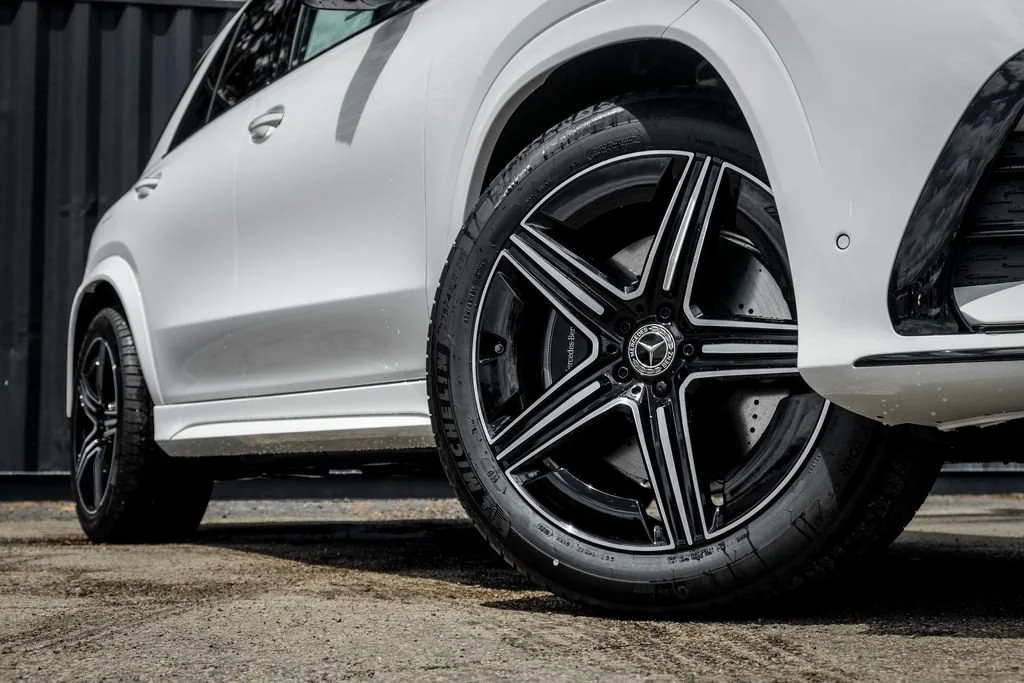New 2026 Polar White Mercedes-Benz GLE 450e image 43
