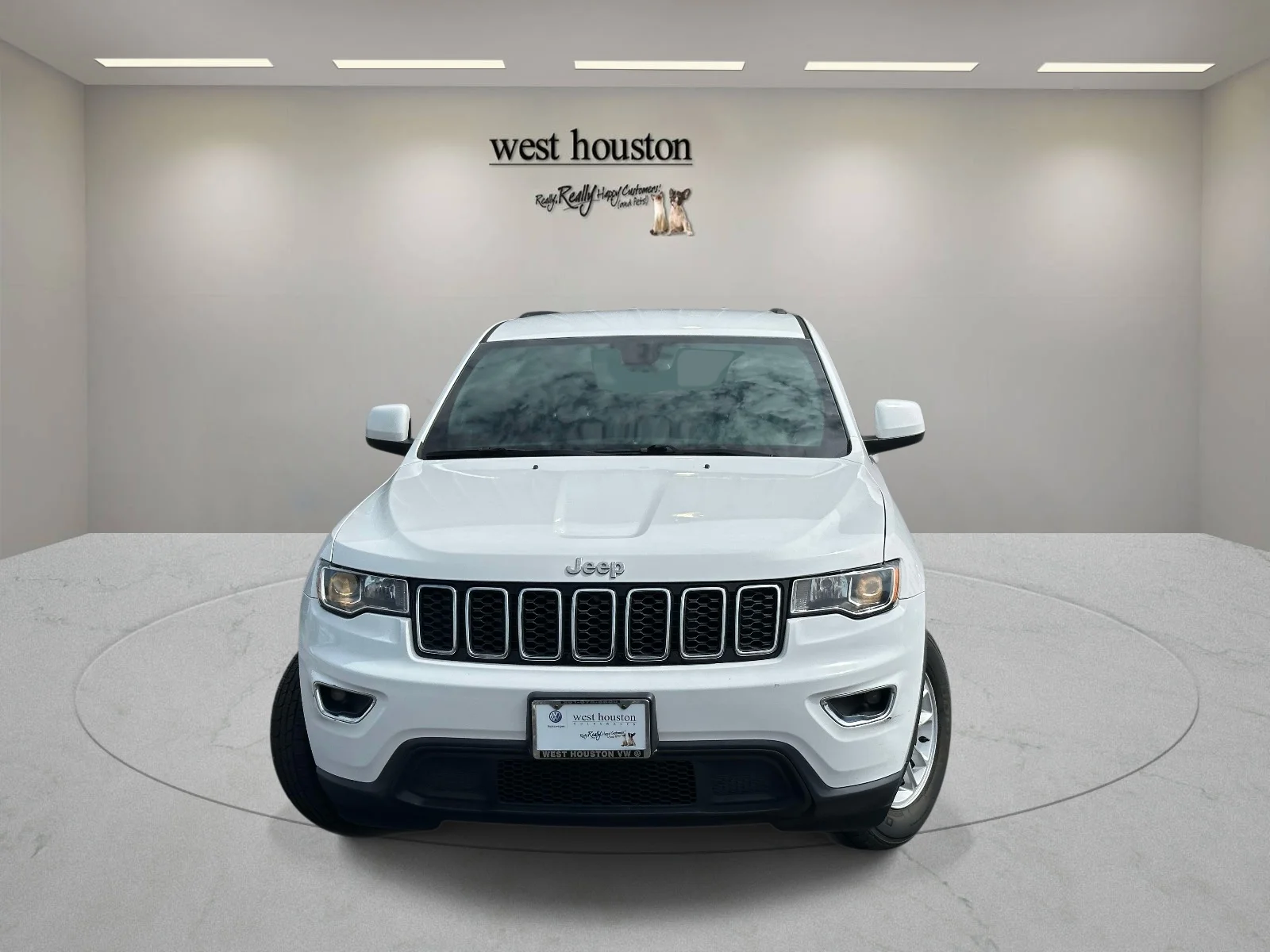Used 2018 Bright White Clearcoat Jeep Laredo image 2