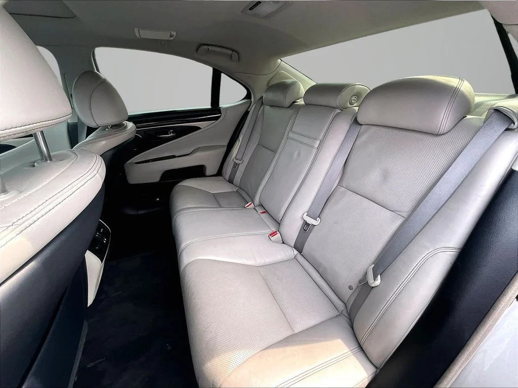 Used 2014 Silver Lexus 460 image 26