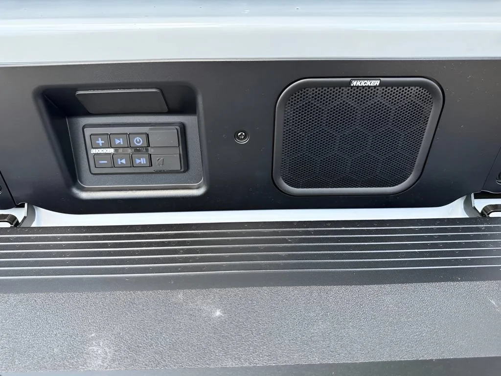 New 2026 Glacier White Tricoat GMC Denali Ultimate image 33