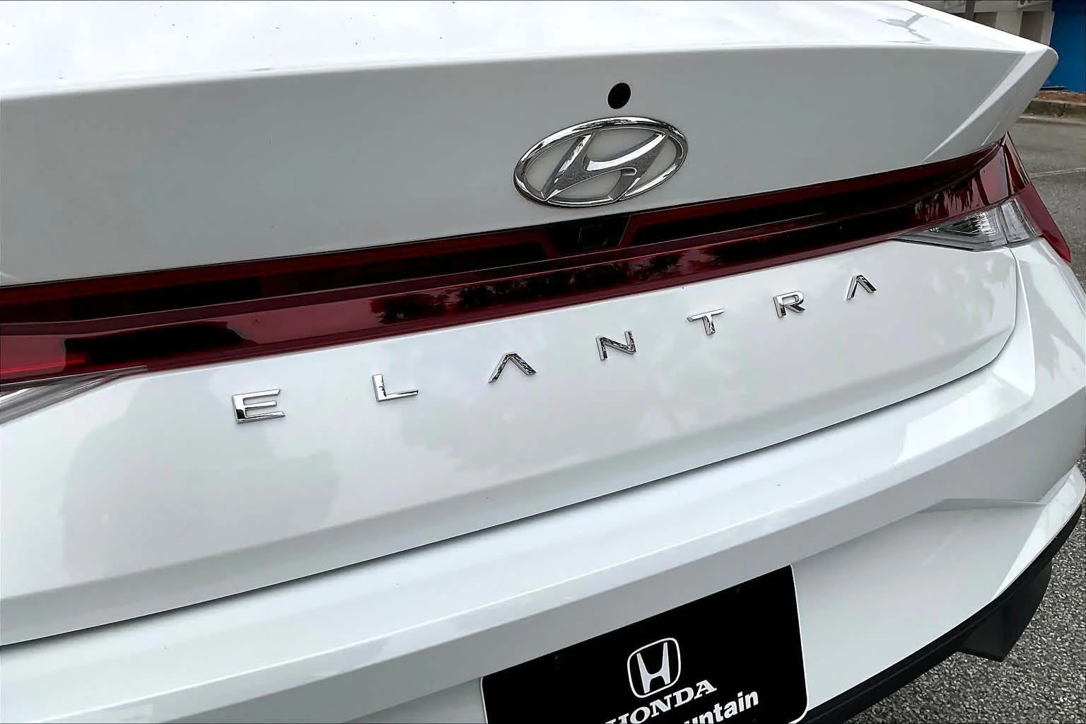 Used 2021 Quartz White Hyundai SEL image 29
