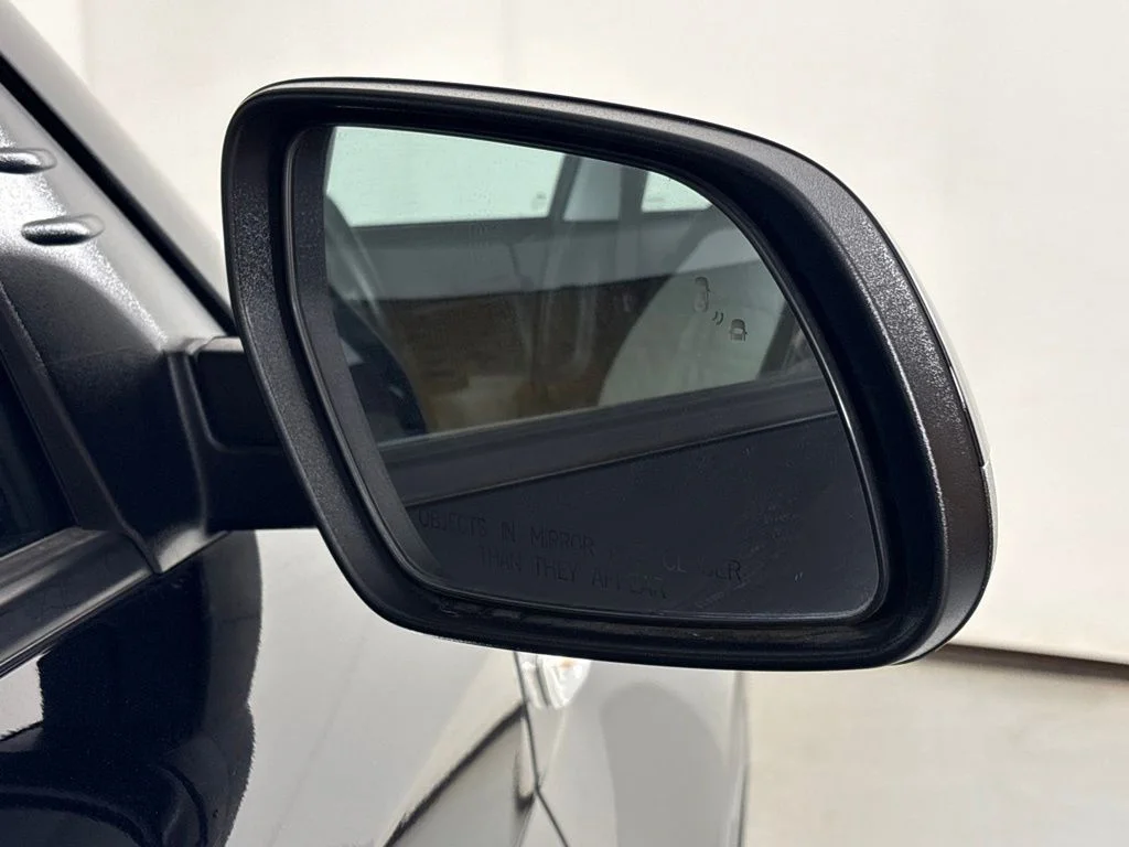 Used 2025 Black Hyundai SEL image 13