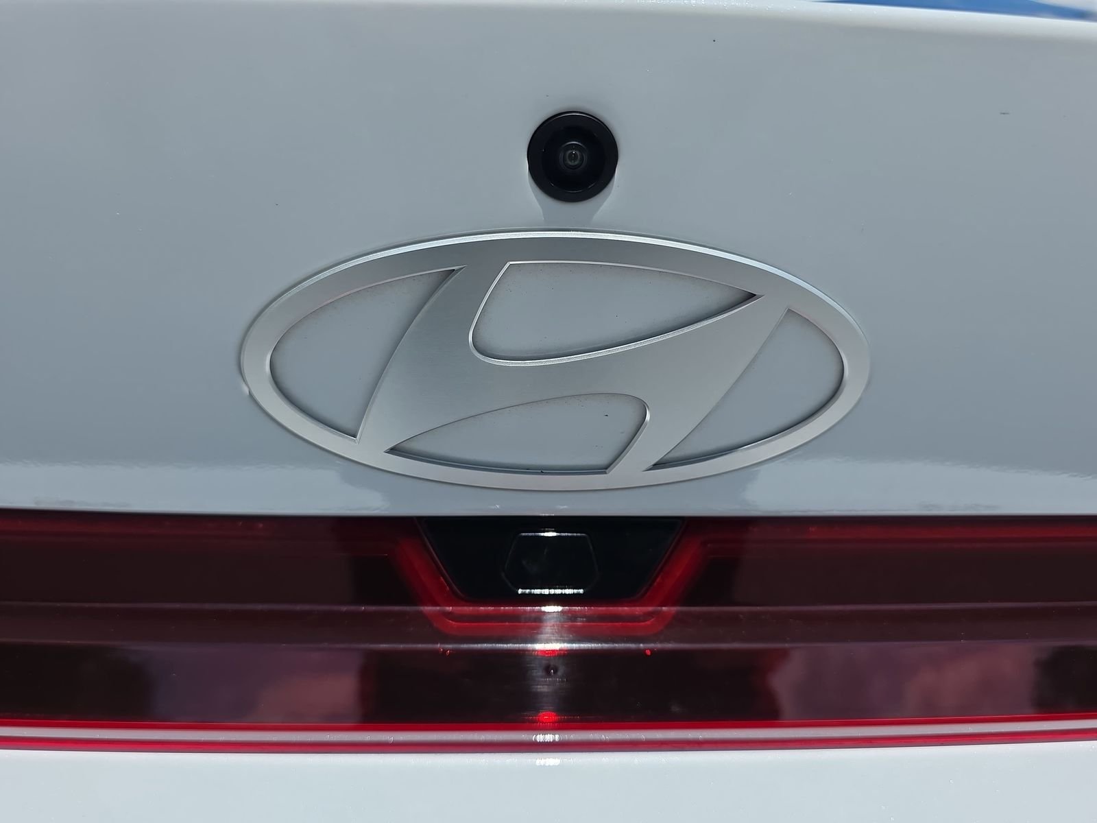 Used 2024 White Hyundai SEL image 13
