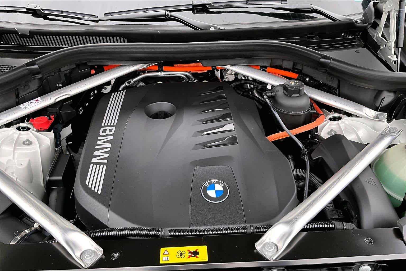 New 2026 Alpine White BMW xDrive50e image 16