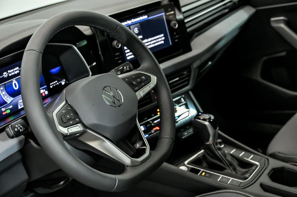 New 2026 Black Volkswagen 1.5T SE image 10