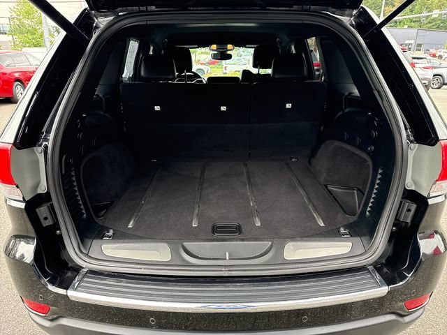 Used 2017 Diamond Black Crystal Pearlcoat Jeep Limited image 12