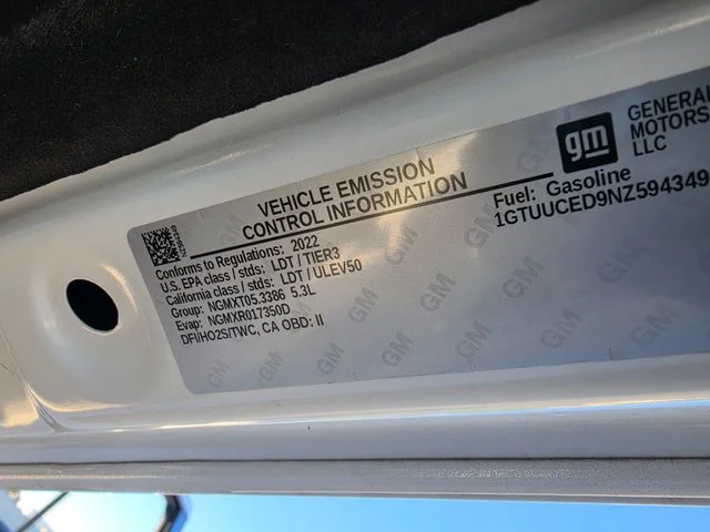 Used 2022 White GMC Elevation image 24