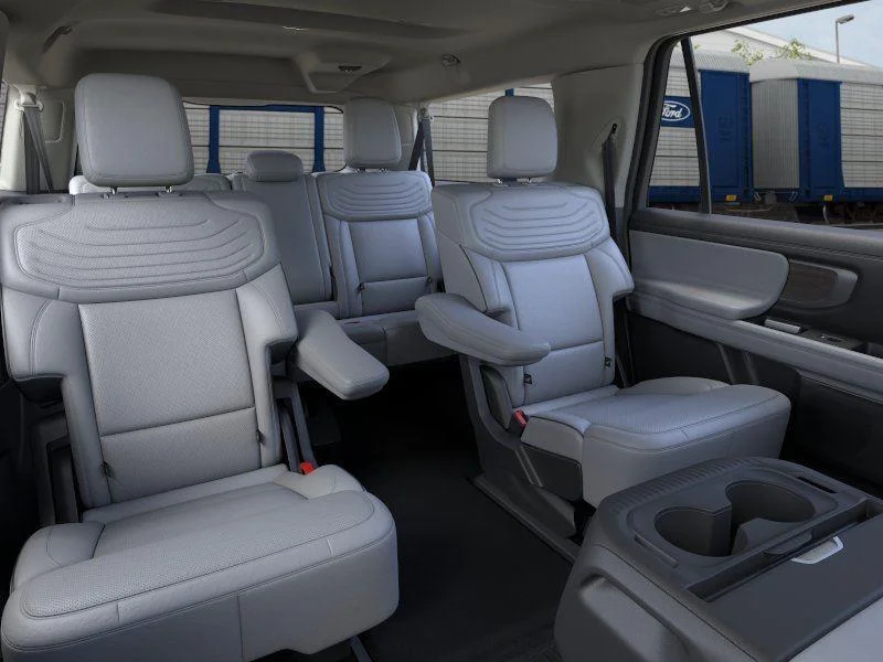 New 2026 Star White Metallic Tri-Coat Ford Platinum image 11