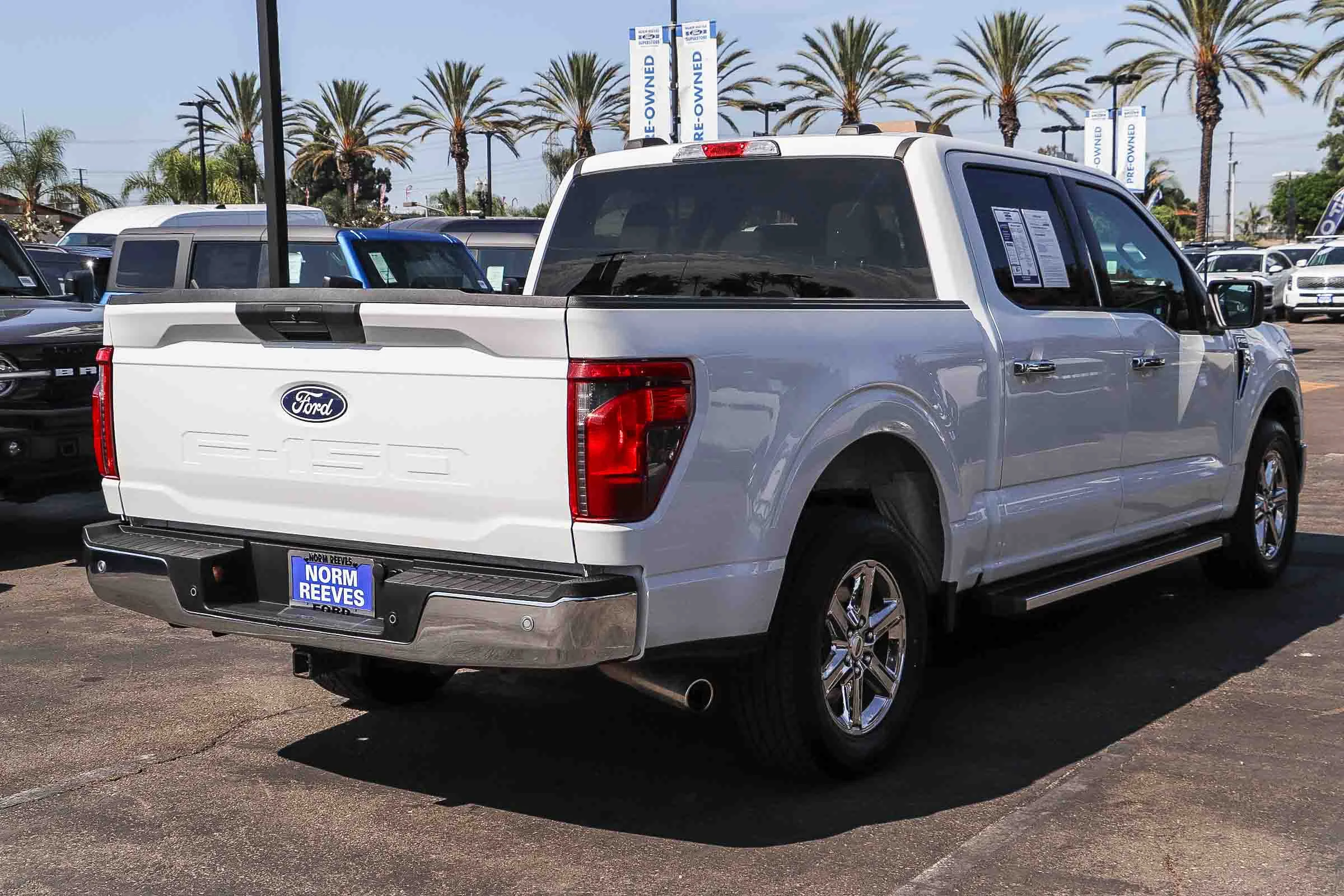 Certified Used 2025 Oxford White Ford XLT image 8