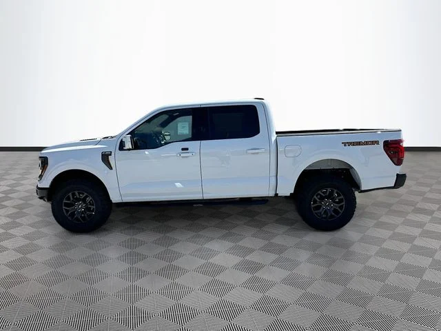 New 2025 Oxford White Ford Tremor image 3