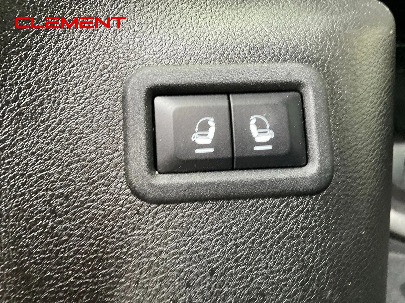 Used 2022 White Jeep Series III image 42