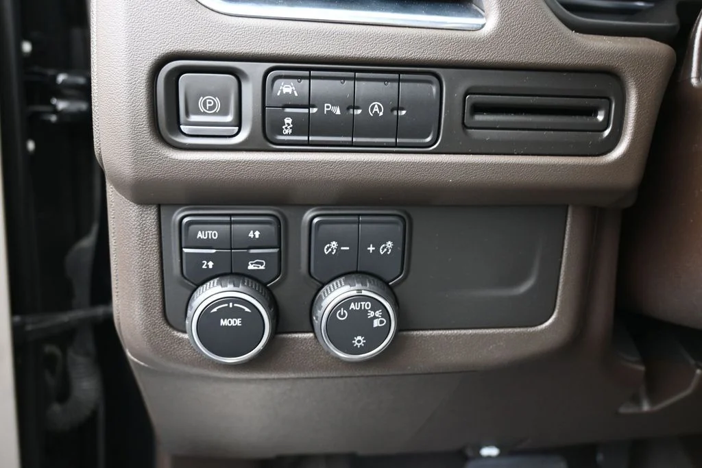 Used 2023 Black Chevrolet LT image 18
