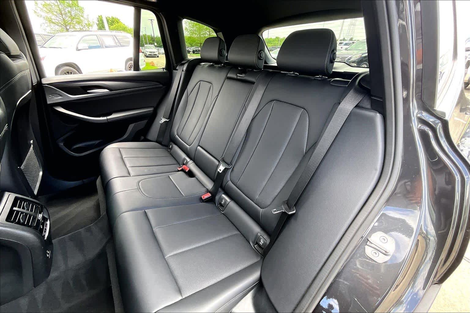 Used 2024 Dark Graphite Metallic BMW sDrive30i image 19
