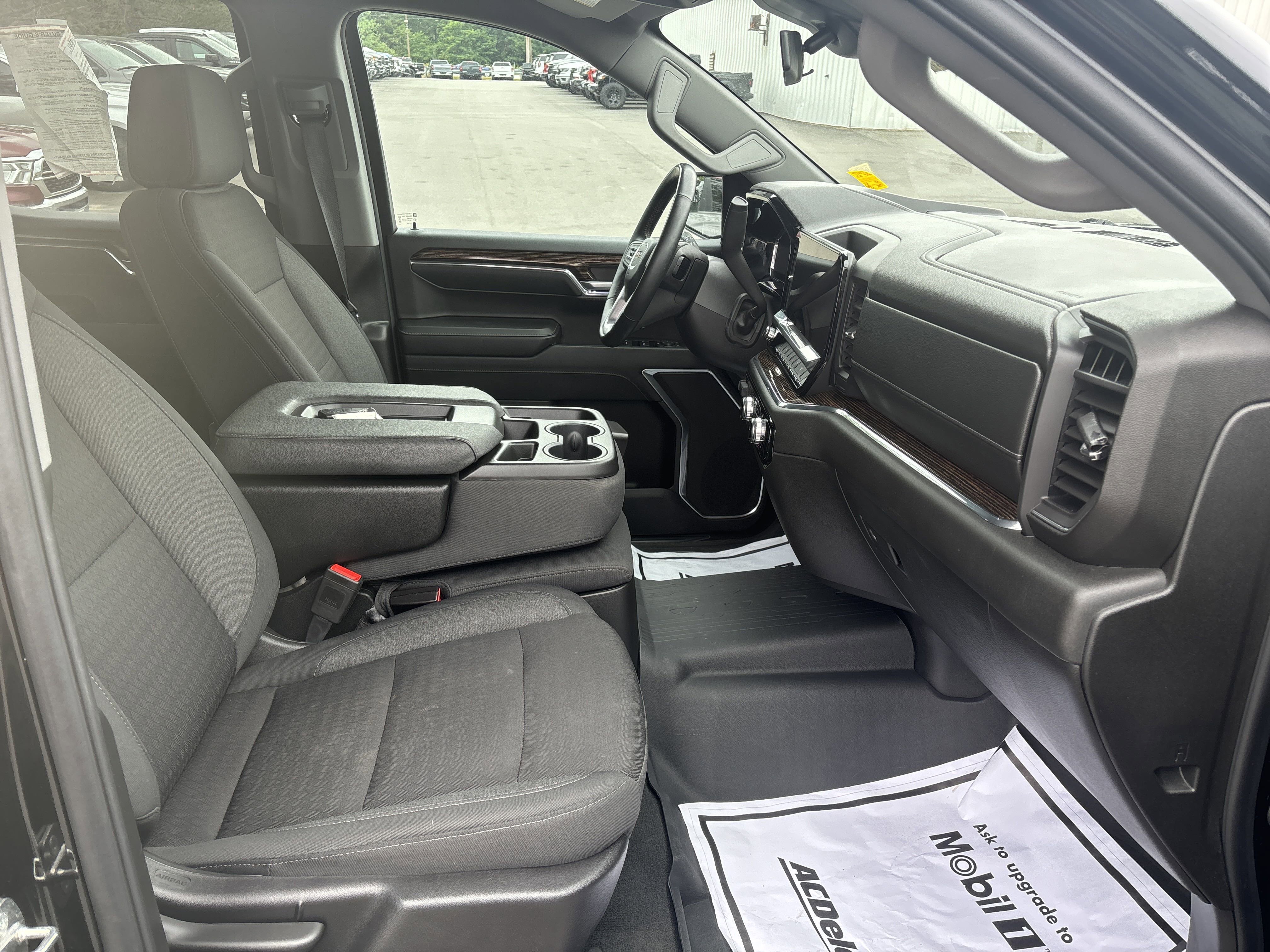 Used 2024 Onyx Black GMC Elevation image 14