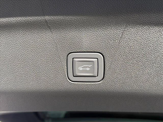 2026 GMC Yukon XL Denali - Photo 13