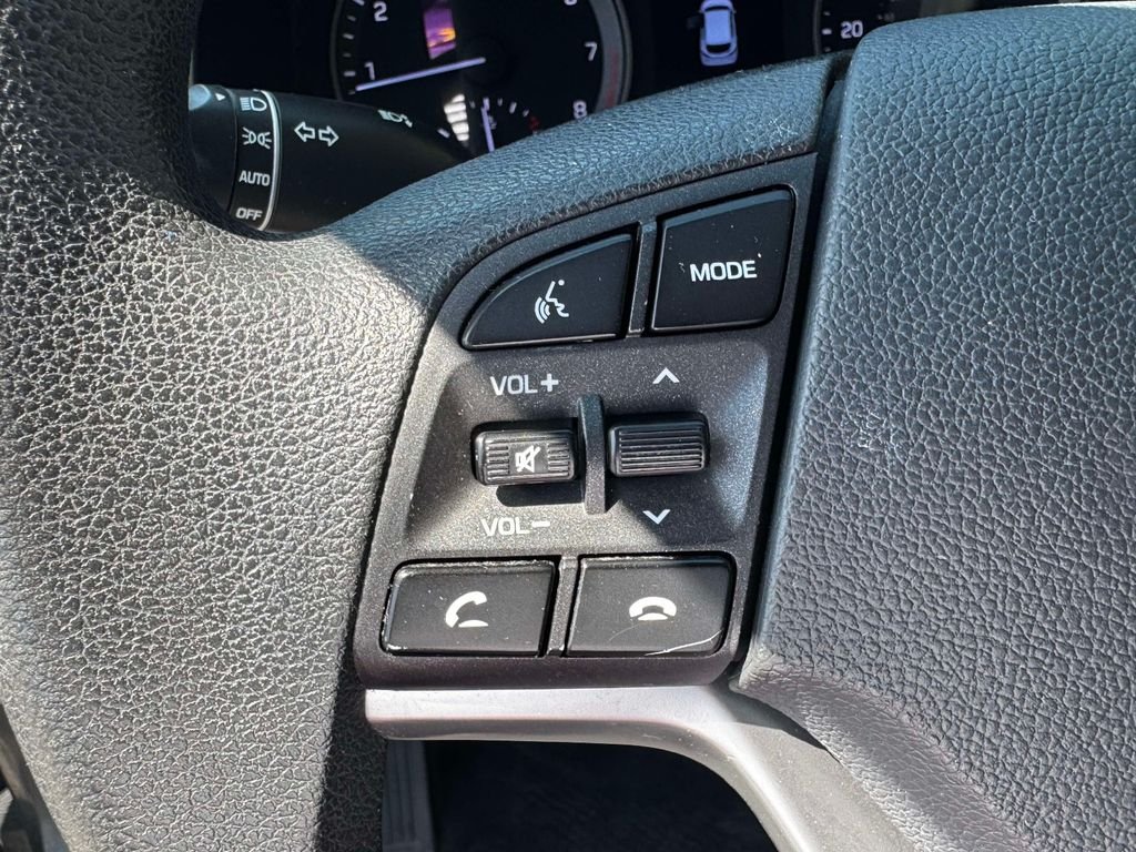 Used 2019 Gray Hyundai SE image 20