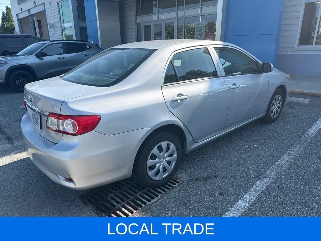 Used 2013 Classic Silver Metallic Toyota L image 3