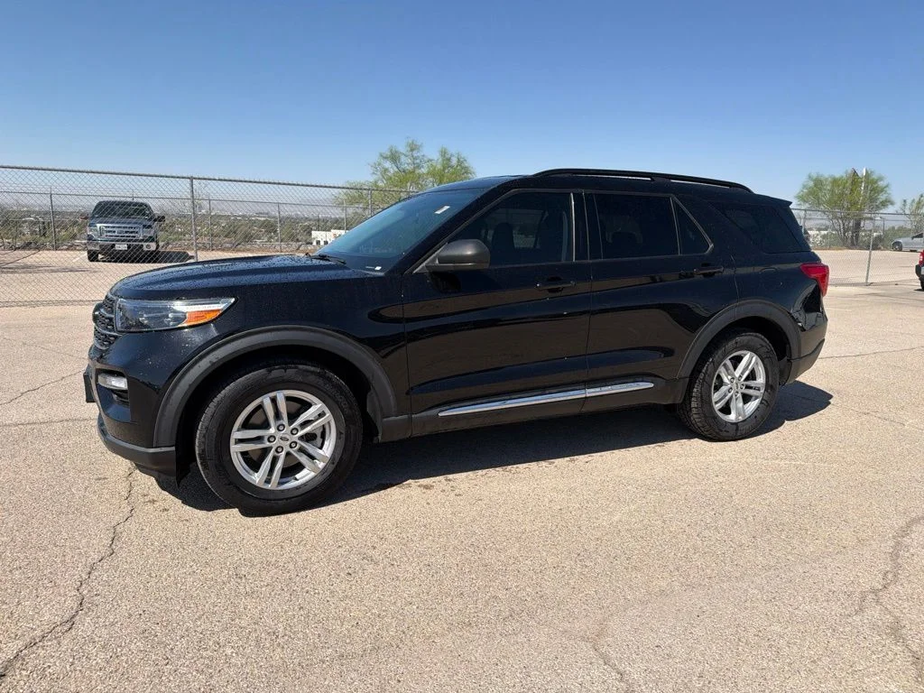 Used 2023 Black Ford XLT image 3