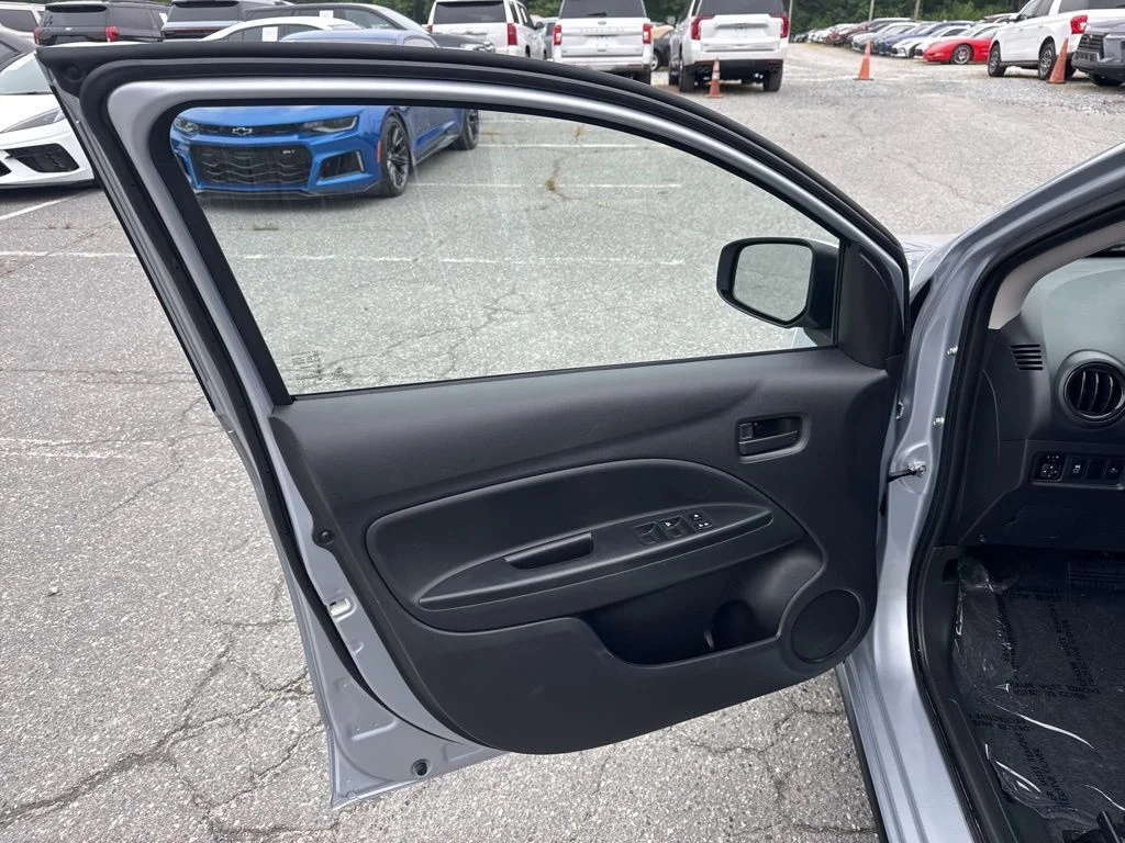 Used 2024 Silver Mitsubishi ES image 21