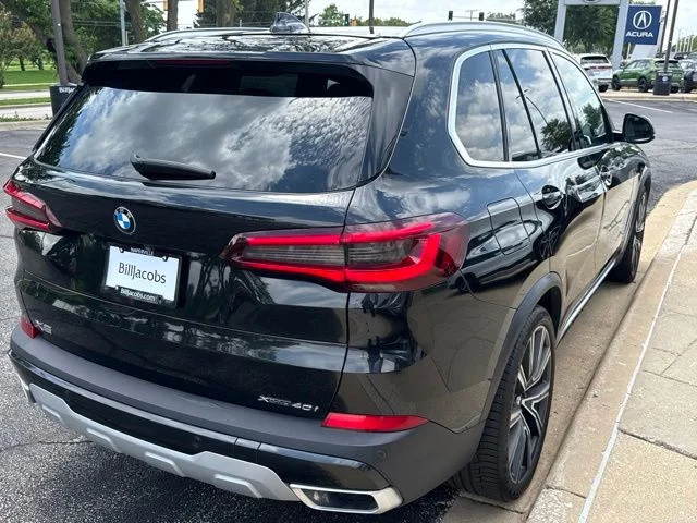 Used 2021 Jet Black BMW xDrive40i image 6